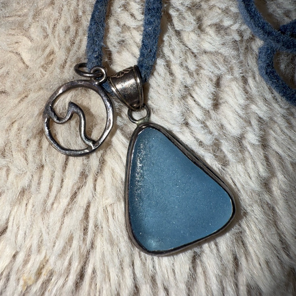 Betty Belts DVH Seafoam Sea Glass Sterling Silver 925 Pendant Necklace Blue